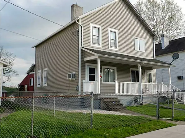 428 2nd St, Vestaburg, PA 15368
