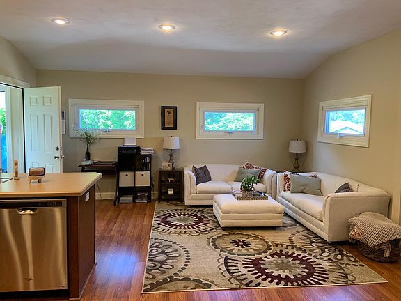 4th image of 208 S Manlius St