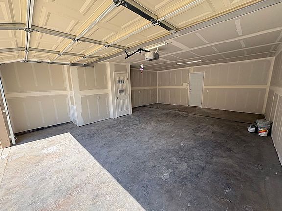 3rd image of 1469-1481 E Ben Franklin Ave #1473