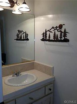 4th image of 1068 Sandalwood Dr