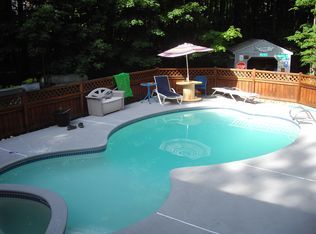 9 Fisher Dr, Epping, NH 03042