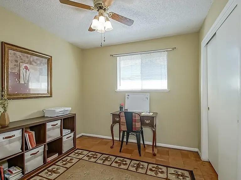 9817 Martha Ln — Photo 6