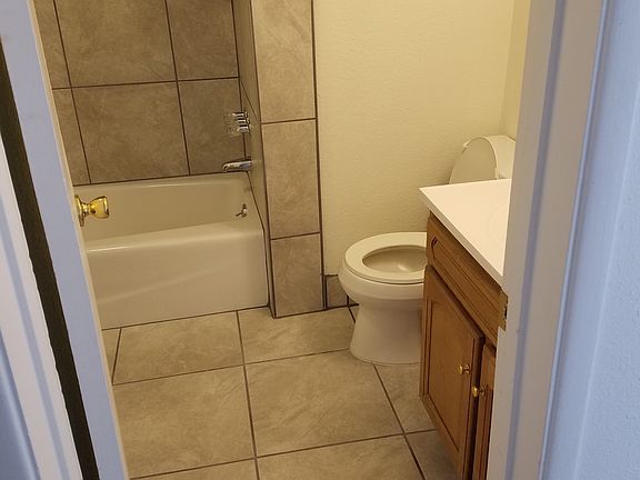 4th image of 6080 Mariposa Ave