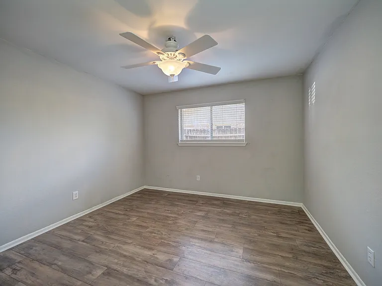 307 San Saba Dr — Photo 10