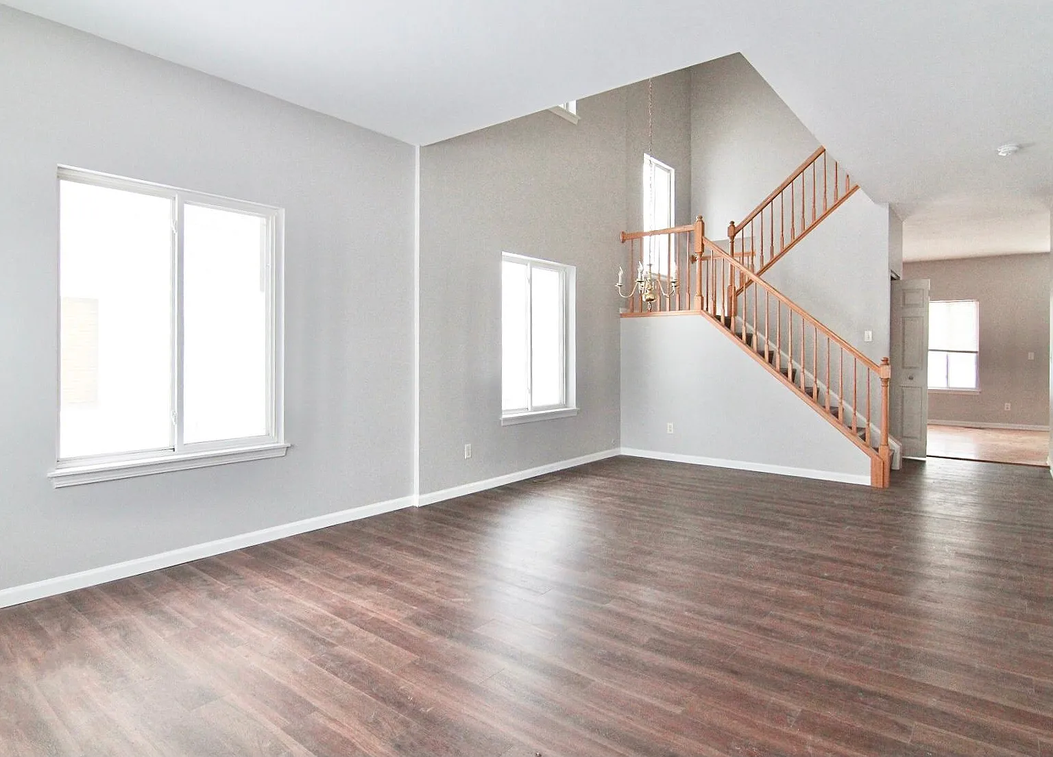 3 bed, 2.5 bath, 1678 sqft, $2,549 — Photo 2