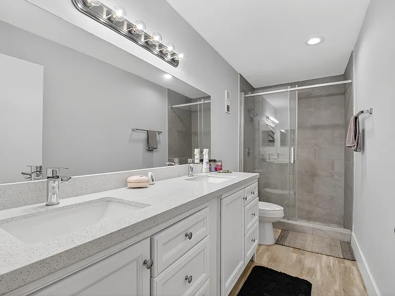 8256 Summerbreeze Ln — Photo 24