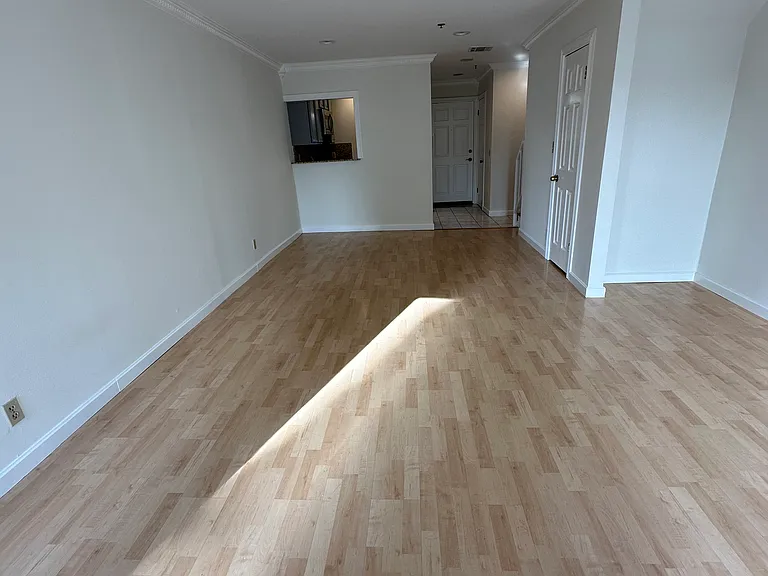 412 W Dryden St #6 — Photo 1