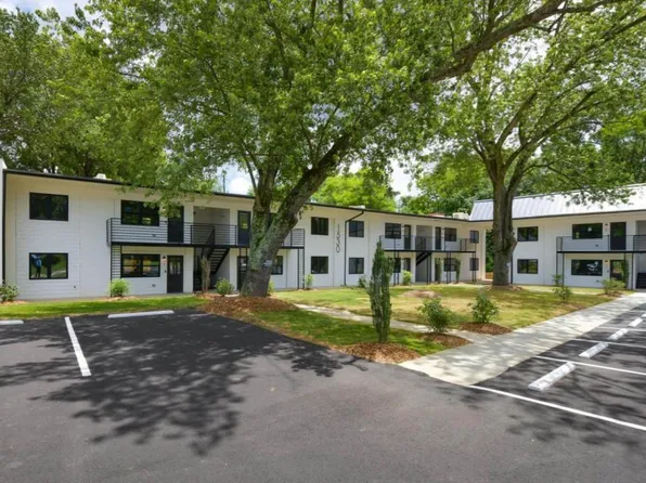 1530 Hawthorne Ln, Charlotte, NC 28205