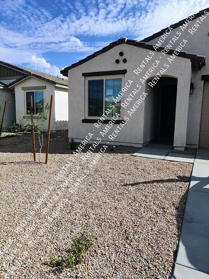 Building Photo - 36033 W San Clemente Ave