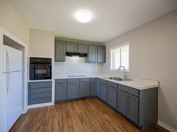4345-ASHLAND-STREET-kitchen_01272026