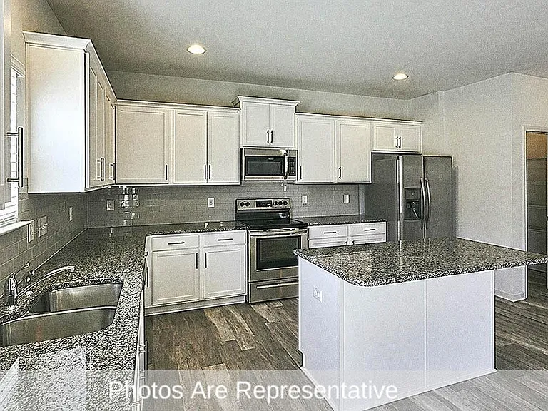 Kitchen/pantry