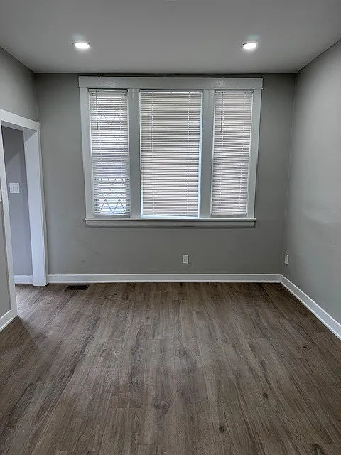 Building Photo - 6502 S Kilpatrick Ave #1