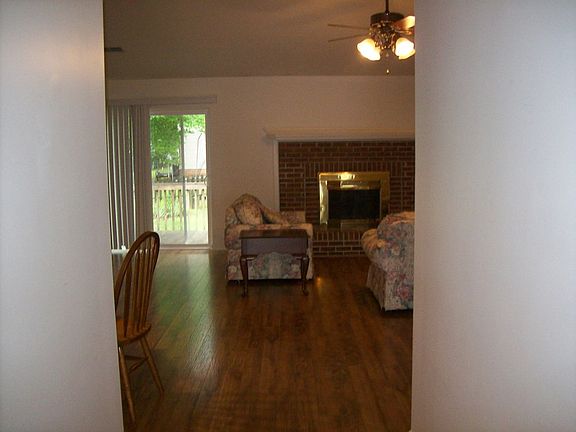 3rd image of 106 Bonham Ct