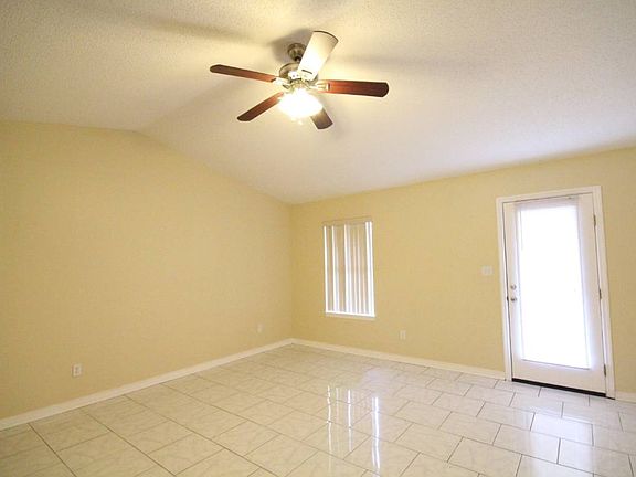 3rd image of 1307 Little Creek Cir