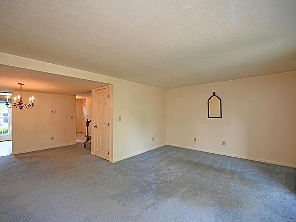 5th image of 8044 Highfield Ct
