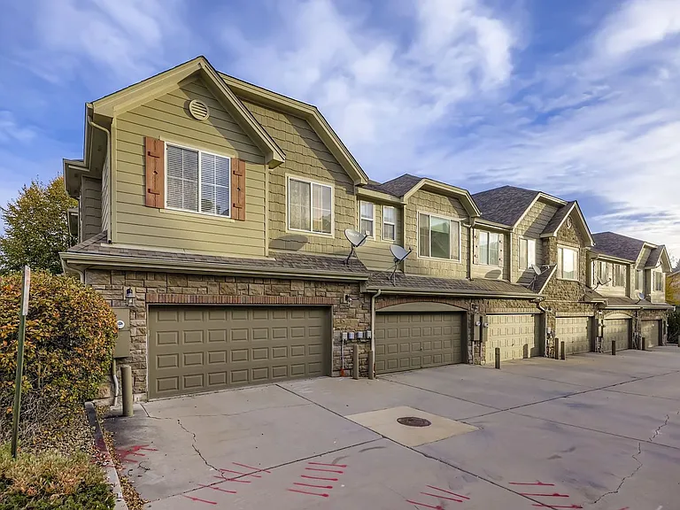 11211 Osage Cir #E — Photo 16