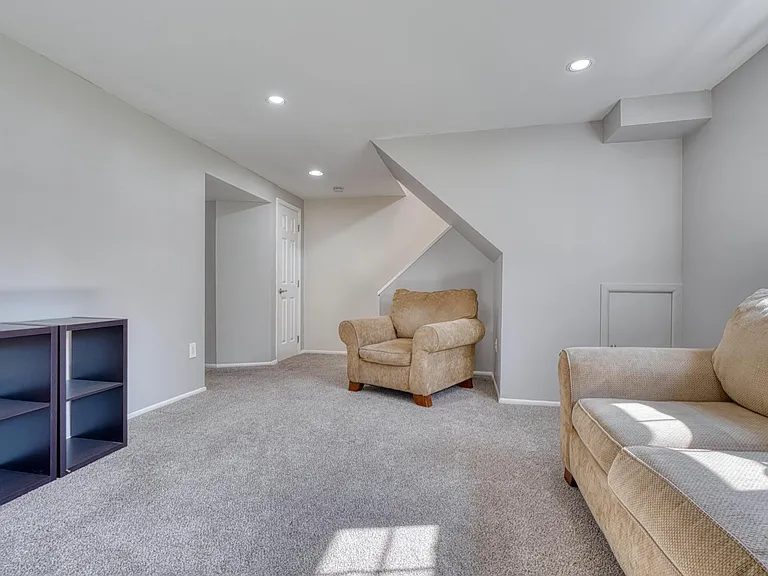 18 Collis Ct — Photo 23