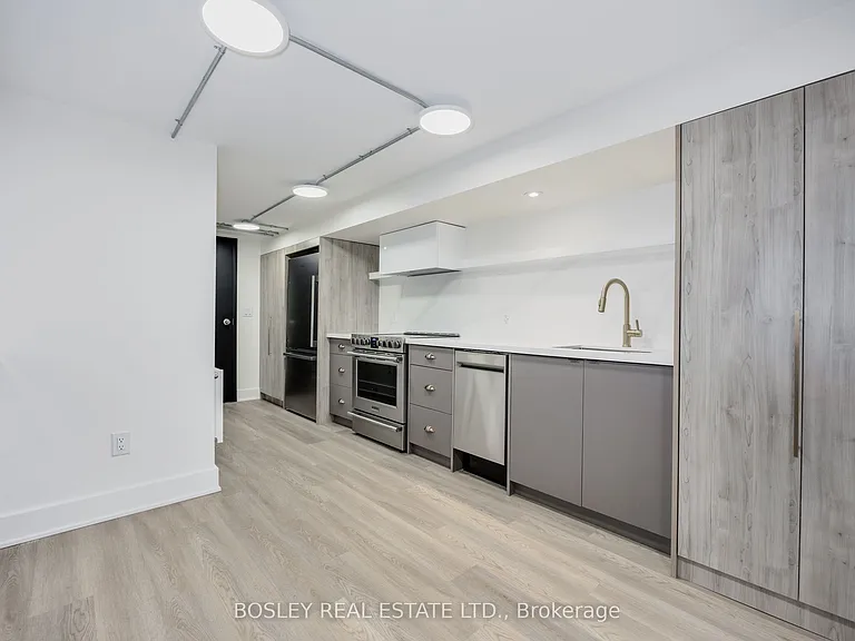 334A Gladstone Ave #B — Photo 4