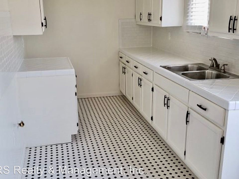 1st image of 131 N Rampart Blvd #11770679