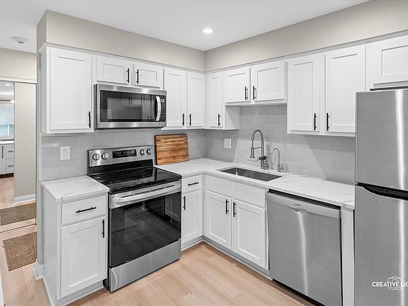 4th image of 4425 Blackhawk Ln APT 201