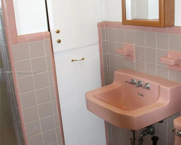 70 Hammond Dr — Photo 15