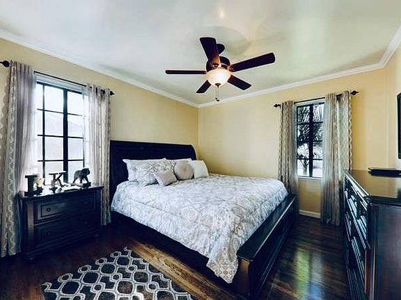 5th image of 10916 S Wilton Pl