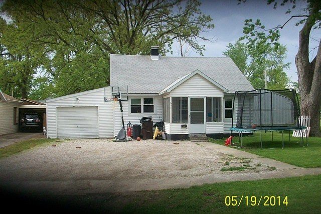 2nd image of 604 E Jones St