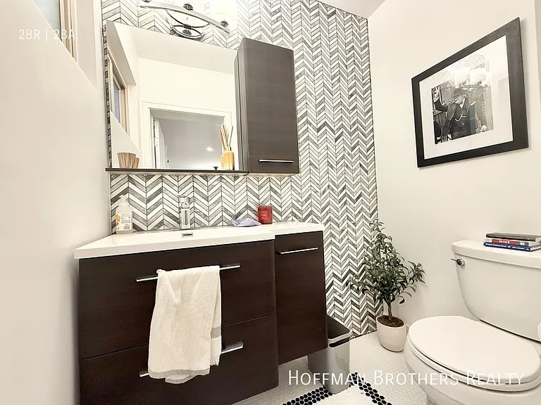 320 N Crescent Dr #8 — Photo 12