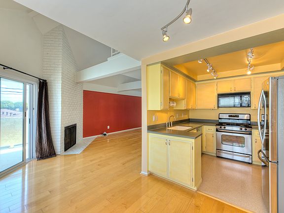 2nd image of 1127 12th St APT 306