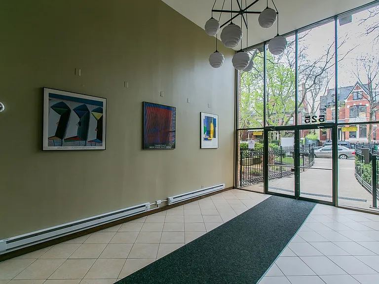 Lincoln Park Living! — Photo 15