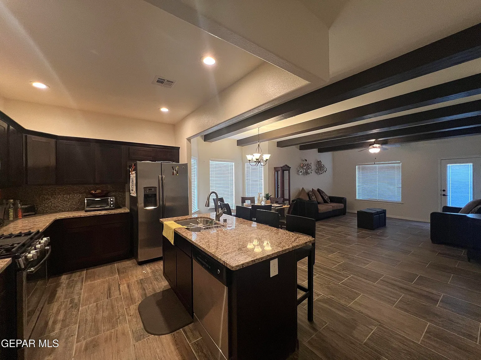 3 bed, 2.0 bath, 1444 sqft, $2,300 — Photo 2