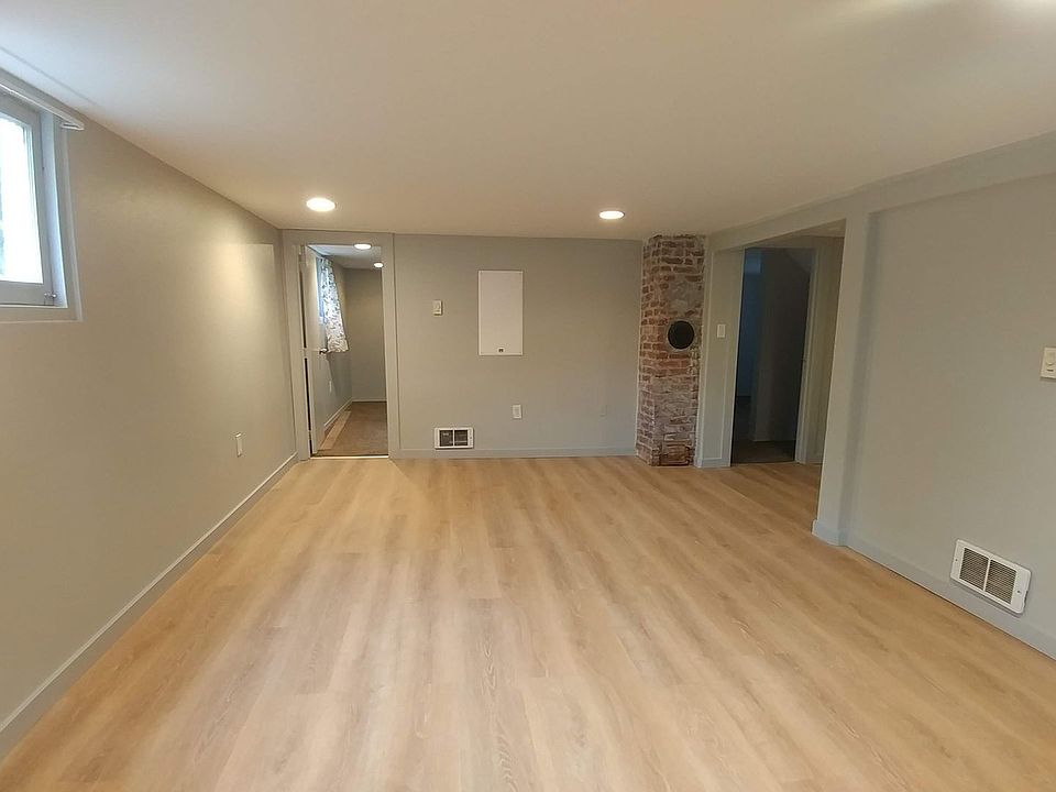 1st image of 2107 S Ainsworth Ave Office B