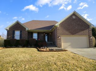 1911 Prestwick Dr, La Grange, KY 40031