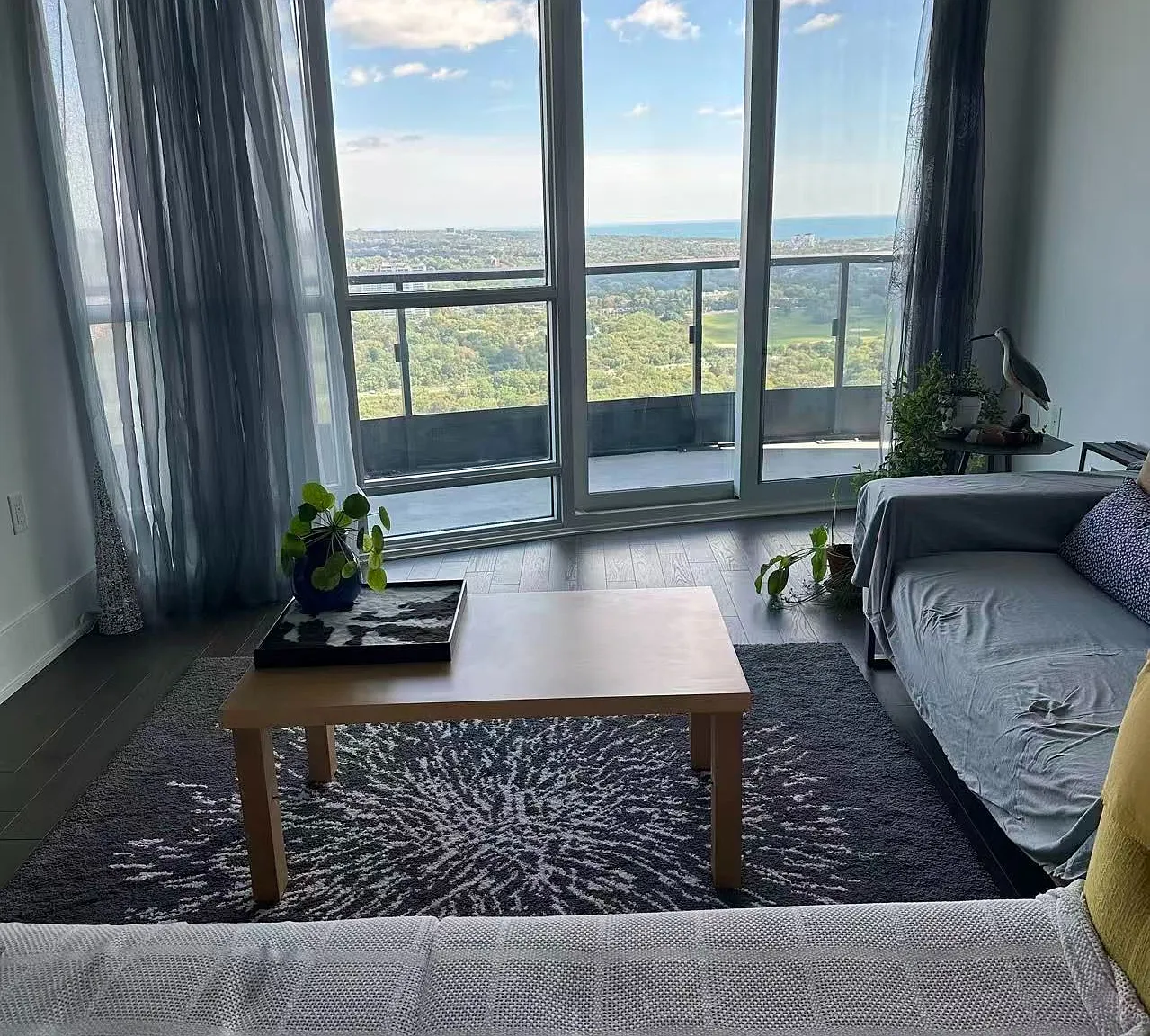 3 bed, $2,100 — Photo 3