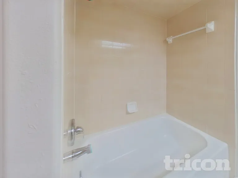 5913 Fall River Dr — Photo 13