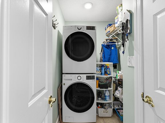 4th image of 635 Woodmoor Dr. #101