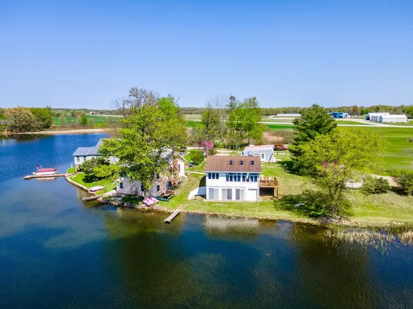 215 Lane 100 Bass Lk, Angola, IN 46703