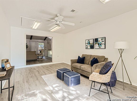 3rd image of 4911 BLUETOP LN