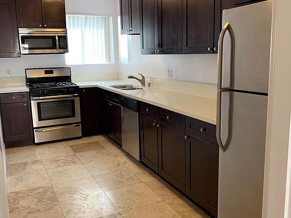 3rd image of 7114 Hawthorn Ave APT 7