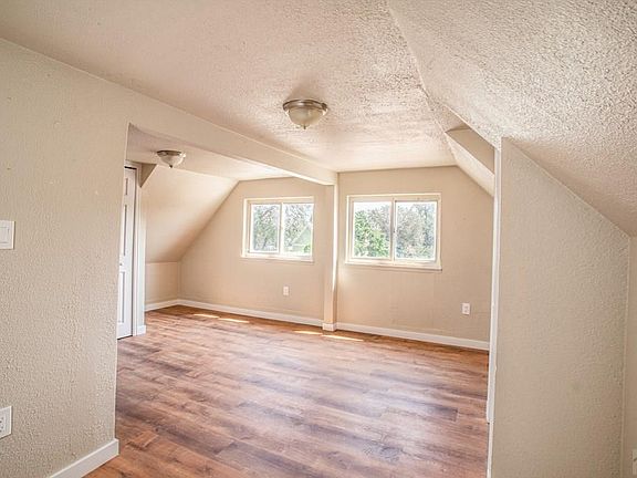 5th image of 1007 E 2nd St