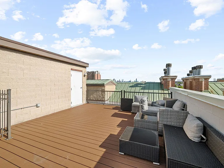 924 W Dakin St #4 — Photo 28