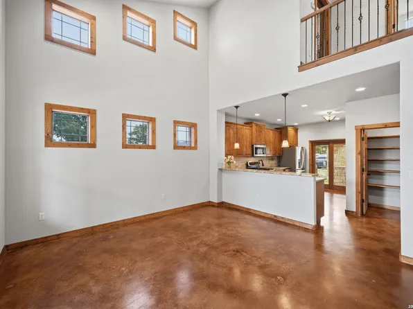 1694 Gruene Vineyard Crossing, New Braunfels, TX 78130