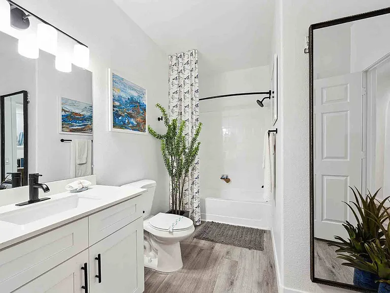 Zone, Glendale, AZ, Bathroom