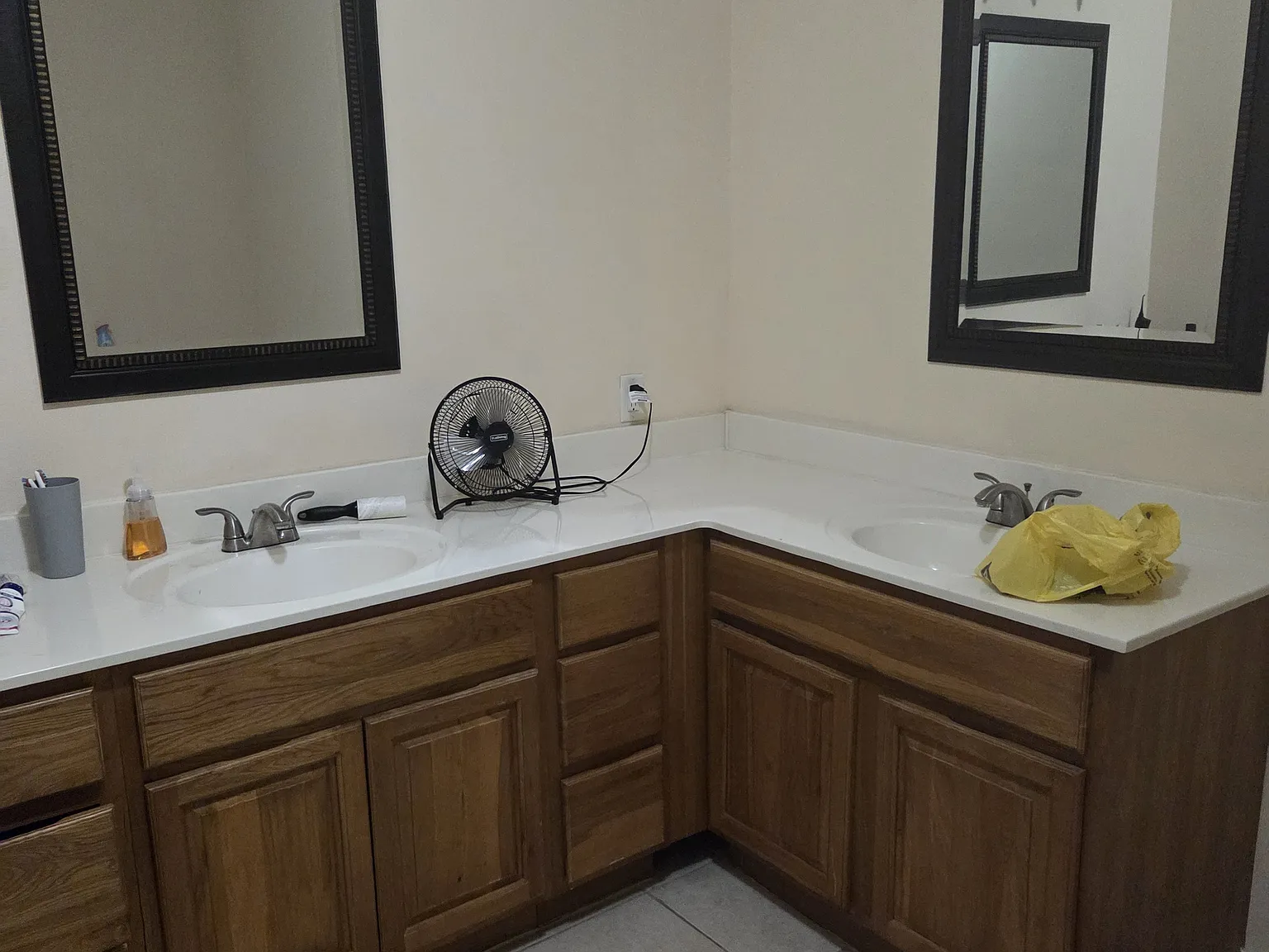 3 bed, 1650 sqft, $800 — Photo 2