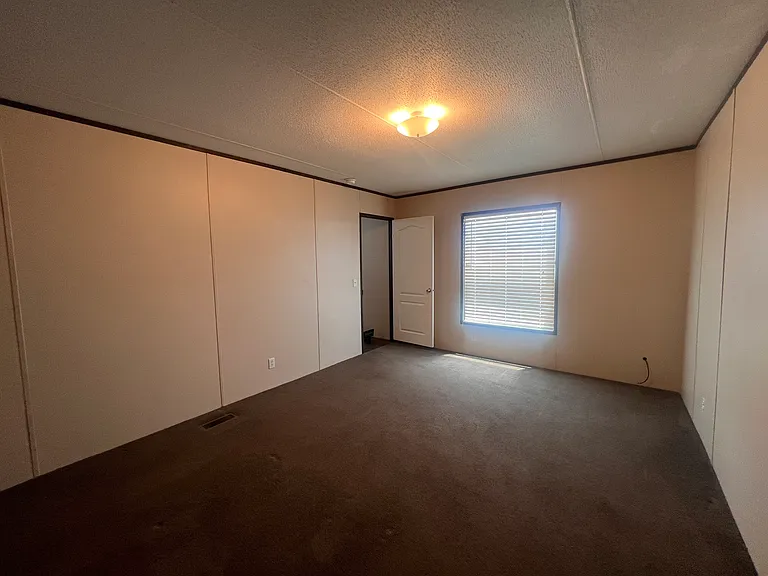 644 County Road 303 W — Photo 4