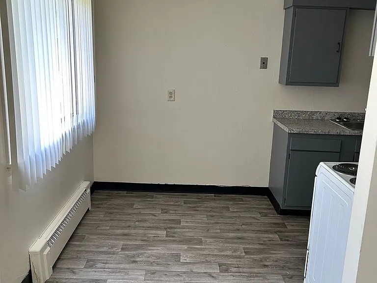1287 Shawano Avenue Apartments — Photo 7