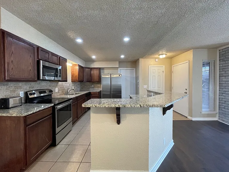 4707 Hemlock Ln — Photo 11