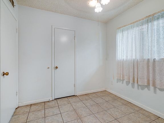 5th image of 8625 Saratoga Dr