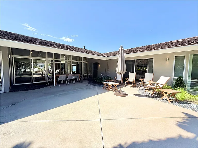 2490 Monaco Dr — Photo 18