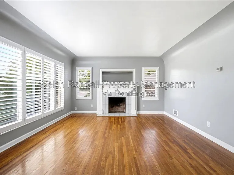 425 E Center St — Photo 3
